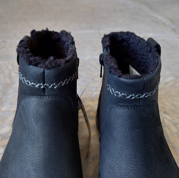 Merrell waterproof zip boots size 6.5 - Picture 5 of 15